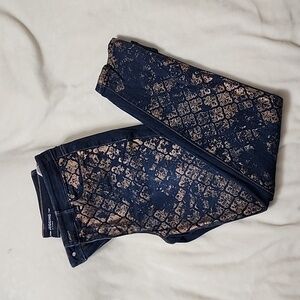 Chico's The Platinum Jegging size 0.5 (equivalent to a size 6)